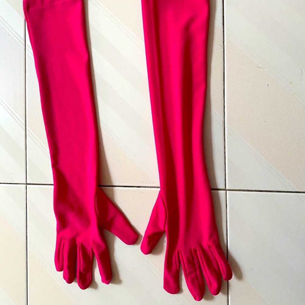 Satin fuschia gloves for any pink dress